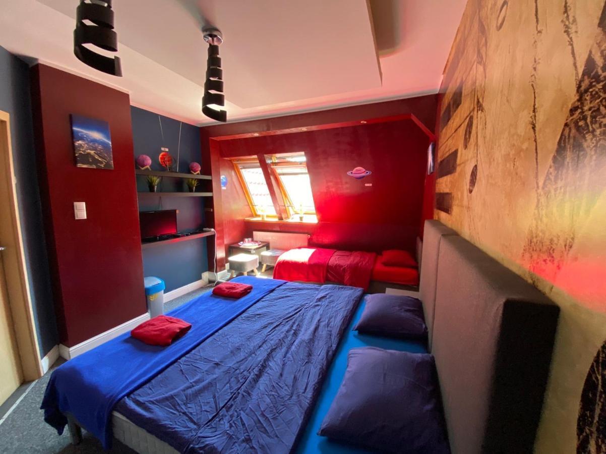 Hostel Galaxy *
